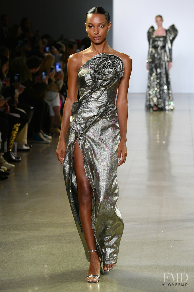 Jasmine Tookes featured in  the Cong Tri fashion show for Autumn/Winter 2019