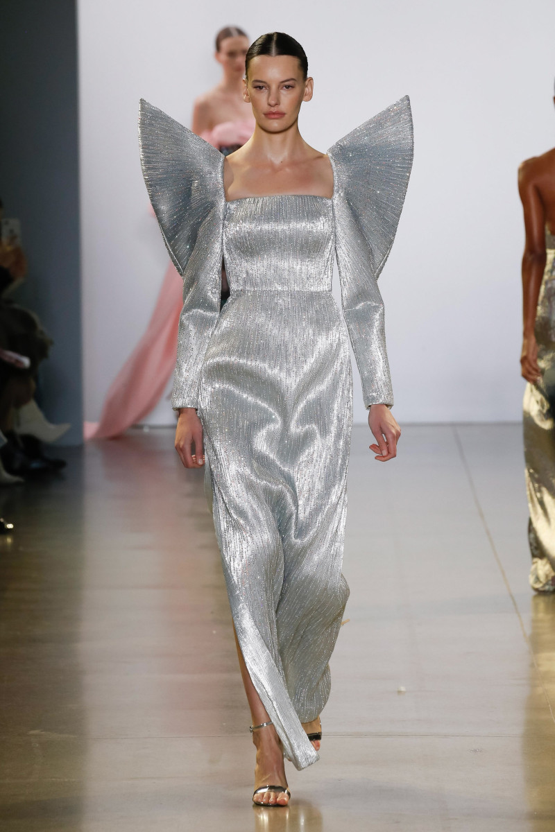 Amanda Murphy featured in  the Cong Tri fashion show for Autumn/Winter 2019