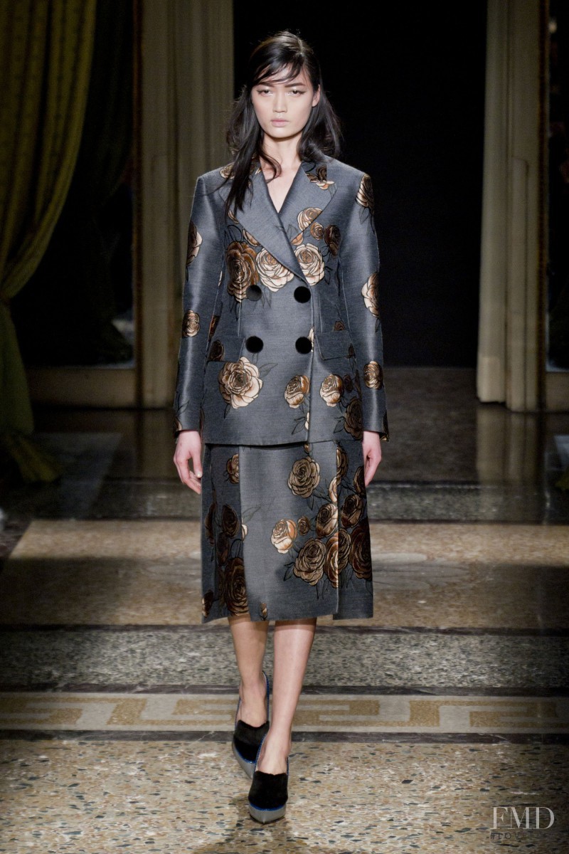 Qi Wen featured in  the Aquilano.Rimondi fashion show for Autumn/Winter 2014