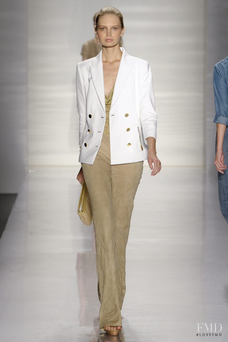 Elie Tahari fashion show for Spring/Summer 2011