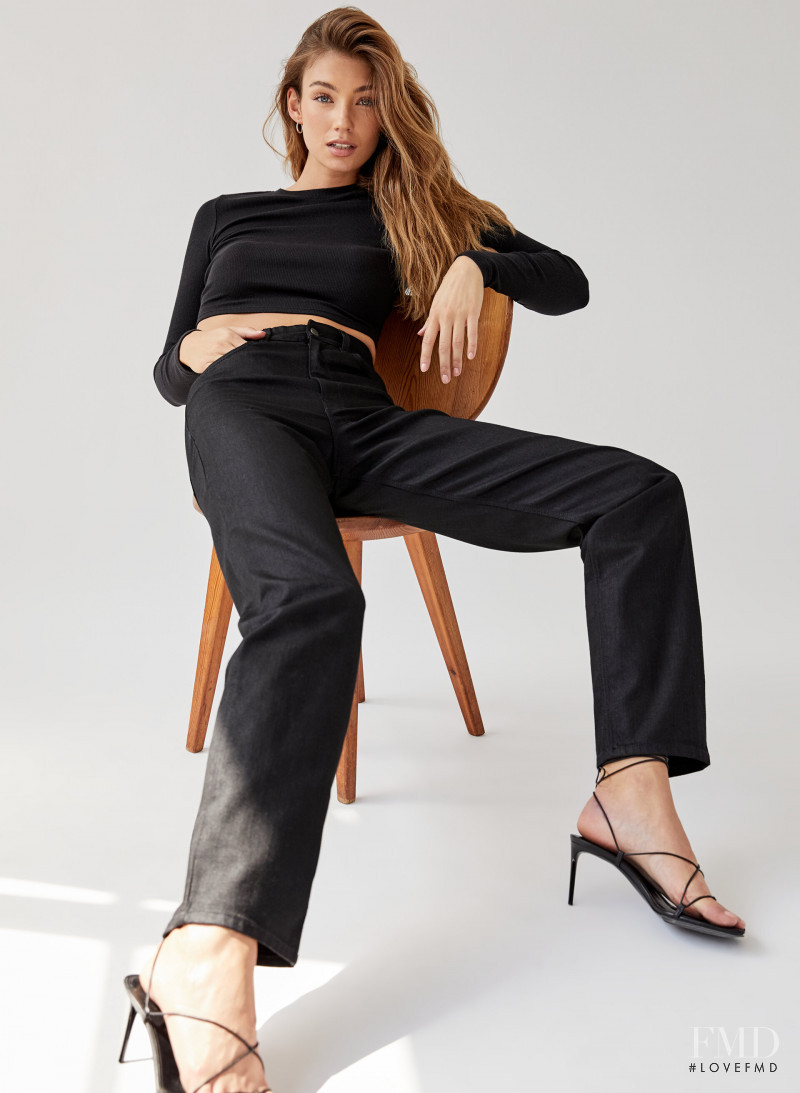 Lorena Rae featured in  the Aritzia catalogue for Pre-Fall 2019