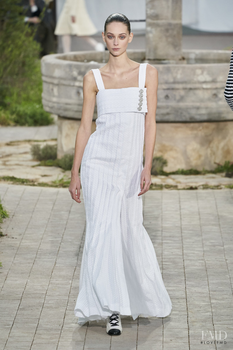 Lauren de Graaf featured in  the Chanel Haute Couture fashion show for Spring/Summer 2020