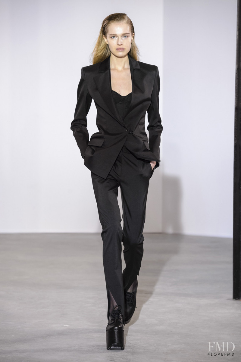 Olivier Theyskens fashion show for Autumn/Winter 2018