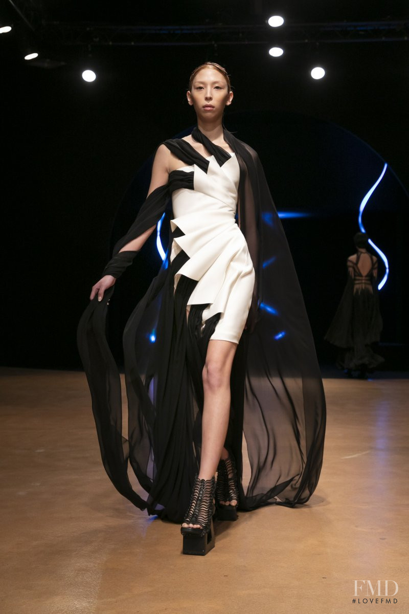 Issa Lish featured in  the Iris Van Herpen fashion show for Spring/Summer 2020