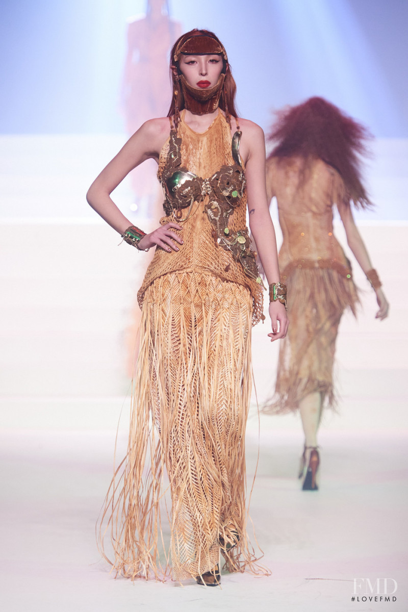 Issa Lish featured in  the Jean Paul Gaultier Haute Couture fashion show for Spring/Summer 2020