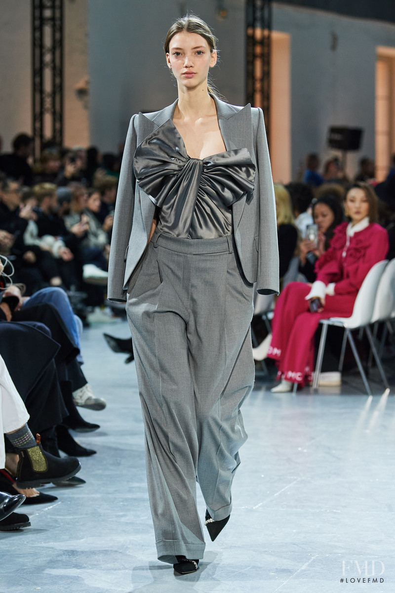 Arisha Kriukova featured in  the Alexandre Vauthier fashion show for Spring/Summer 2020