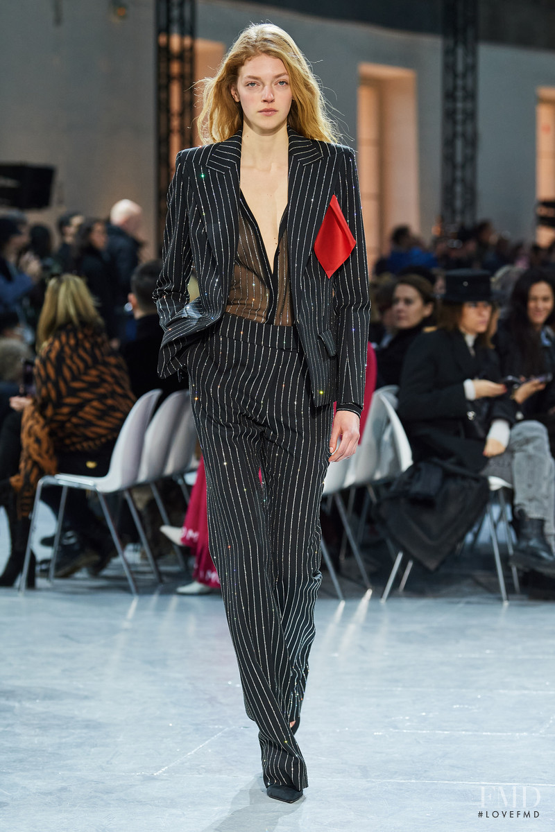 Eliza Kallmann featured in  the Alexandre Vauthier fashion show for Spring/Summer 2020