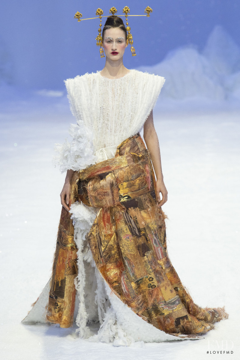 Guo Pei fashion show for Spring/Summer 2020