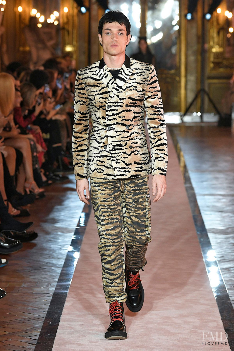 H&M x Giambattista Valli fashion show for Autumn/Winter 2019