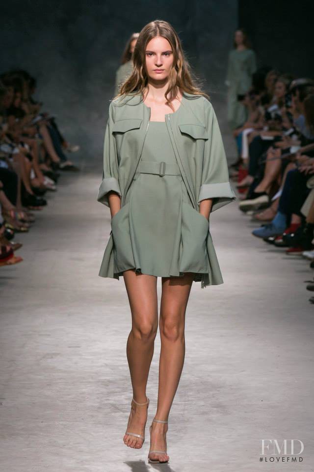 Felipe Oliveira Baptista fashion show for Spring/Summer 2014