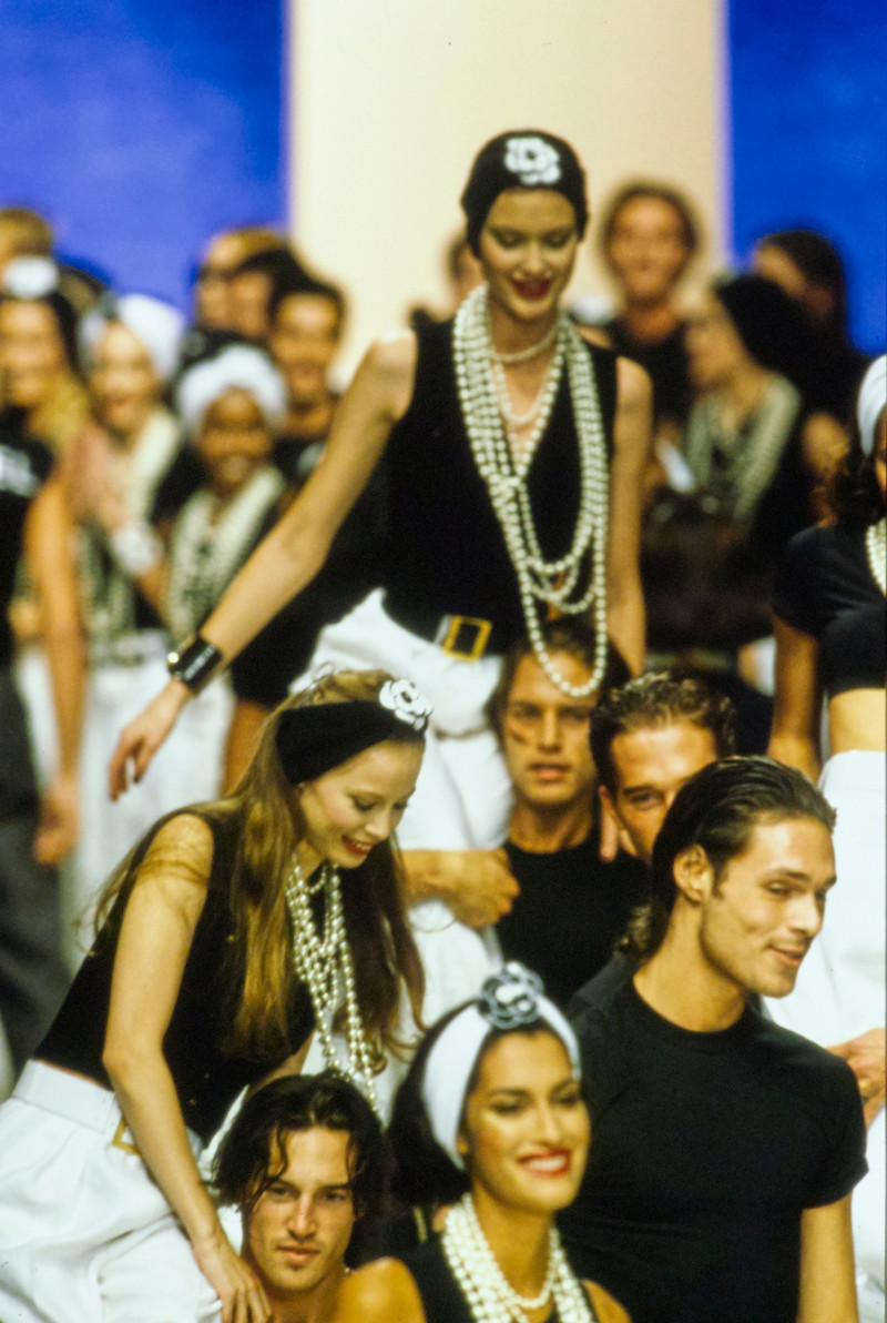 Shalom Harlow featured in  the Chanel fashion show for Spring/Summer 1995