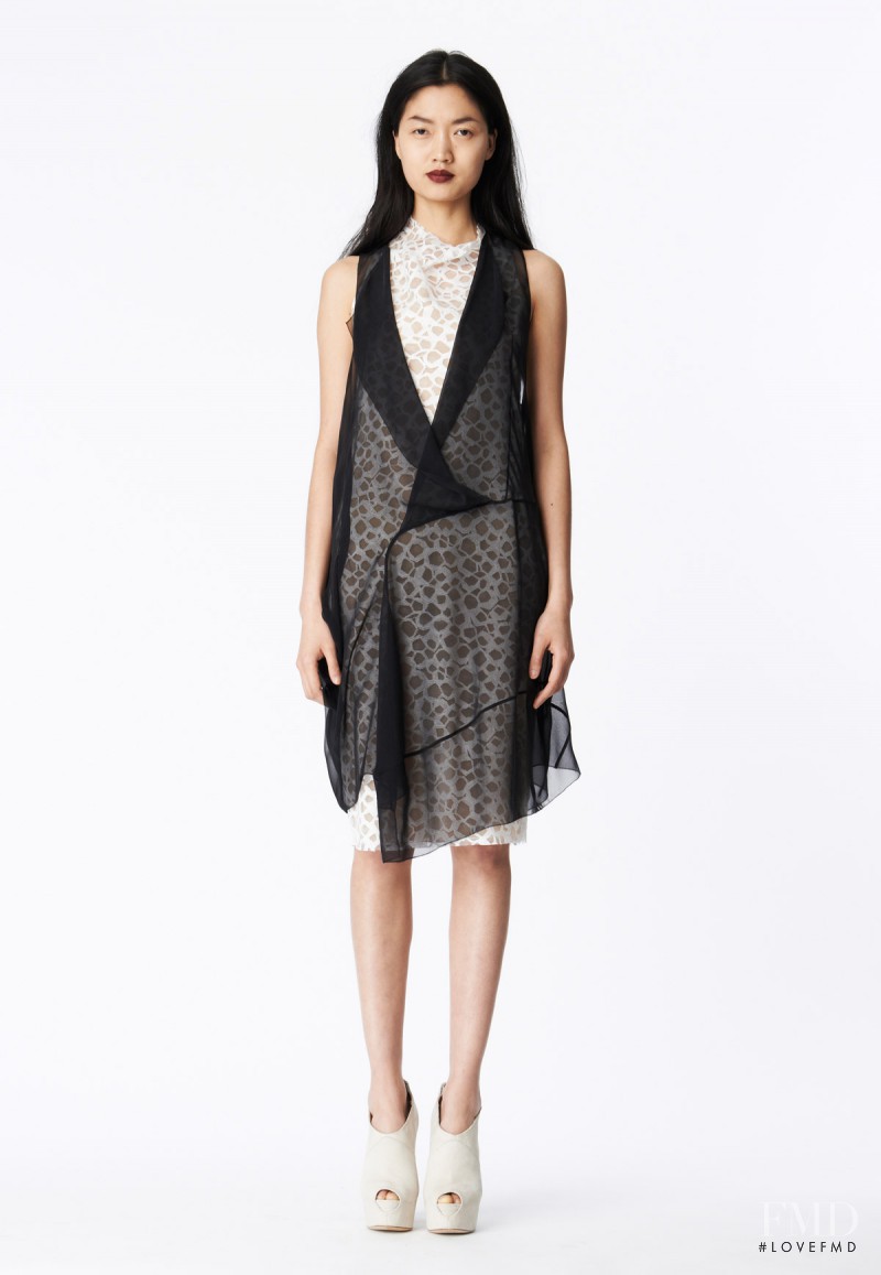 Qi Wen featured in  the Vera Wang fashion show for Resort 2014