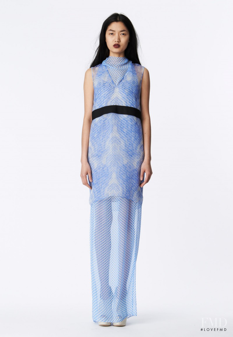 Qi Wen featured in  the Vera Wang fashion show for Resort 2014