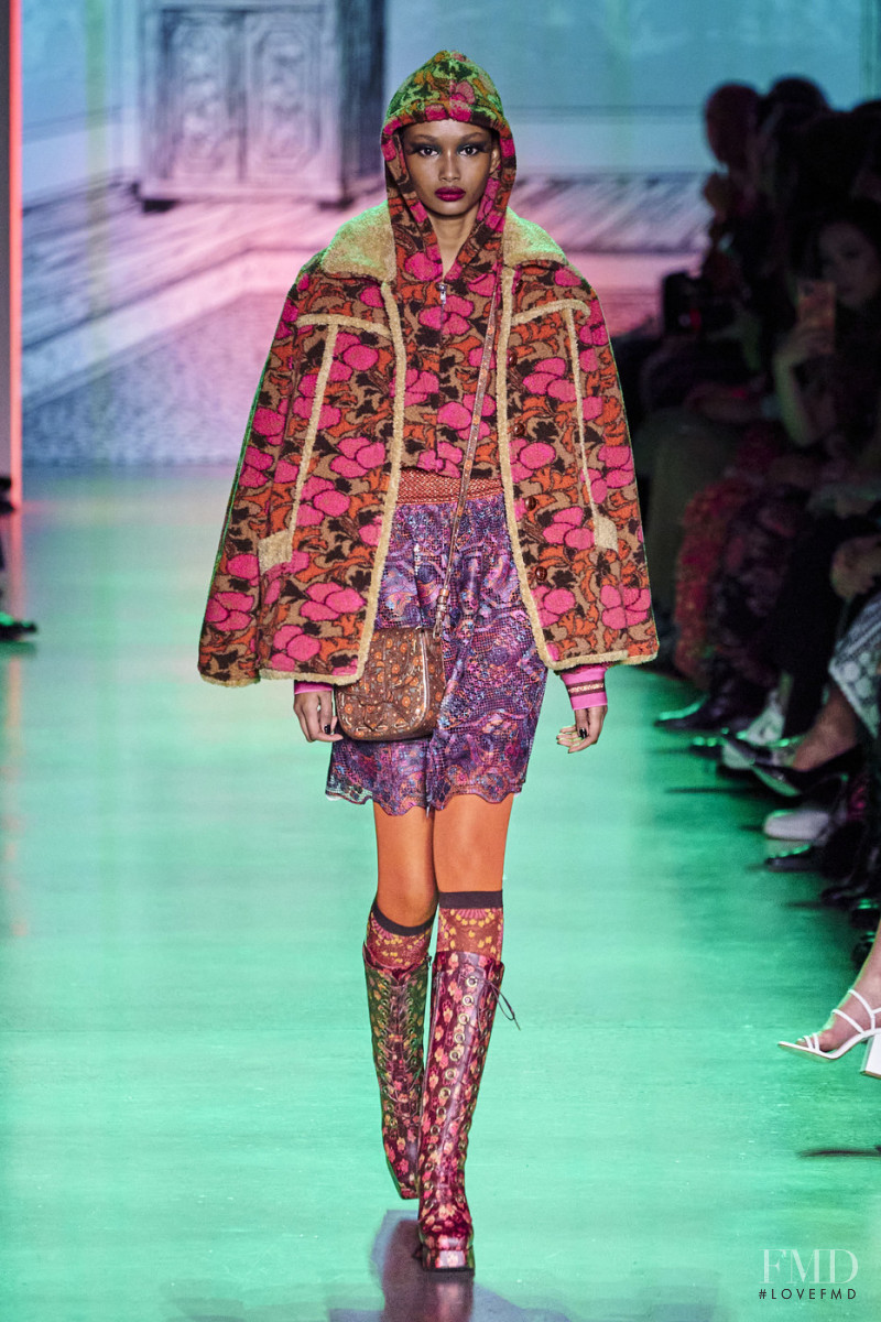 Ugbad Abdi featured in  the Anna Sui fashion show for Autumn/Winter 2020