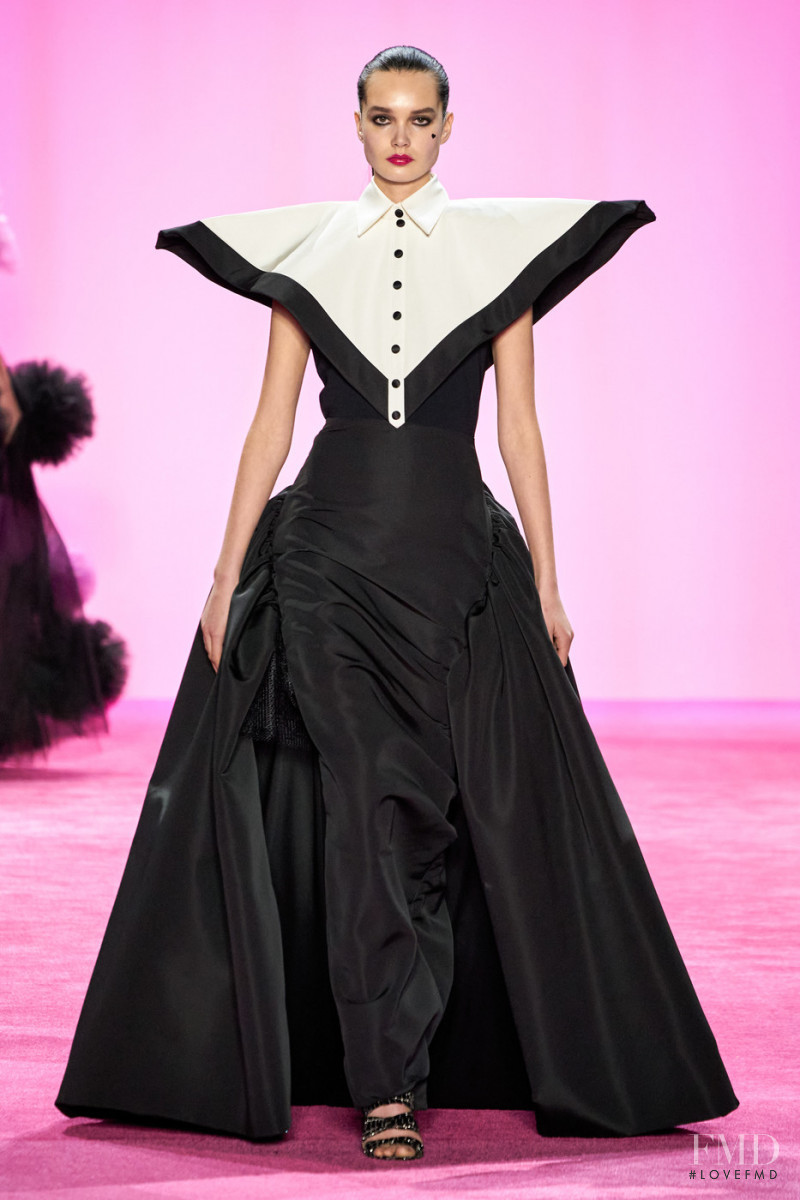 Noortje Haak featured in  the Christian Siriano fashion show for Autumn/Winter 2020