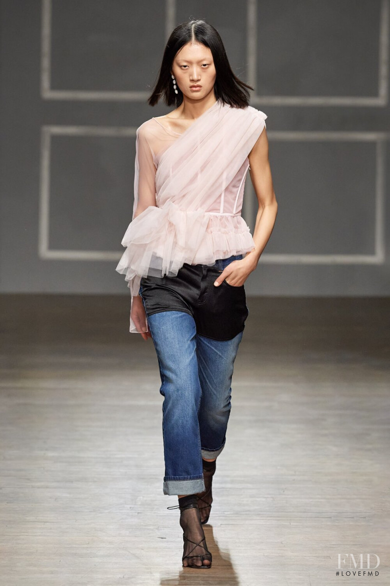 Yilan Hua featured in  the Hellessy fashion show for Autumn/Winter 2020
