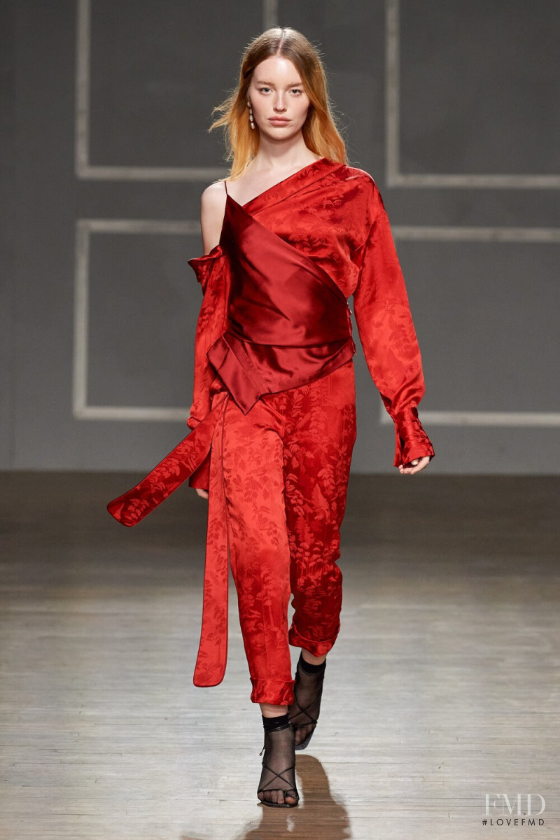 Maartje Convens featured in  the Hellessy fashion show for Autumn/Winter 2020