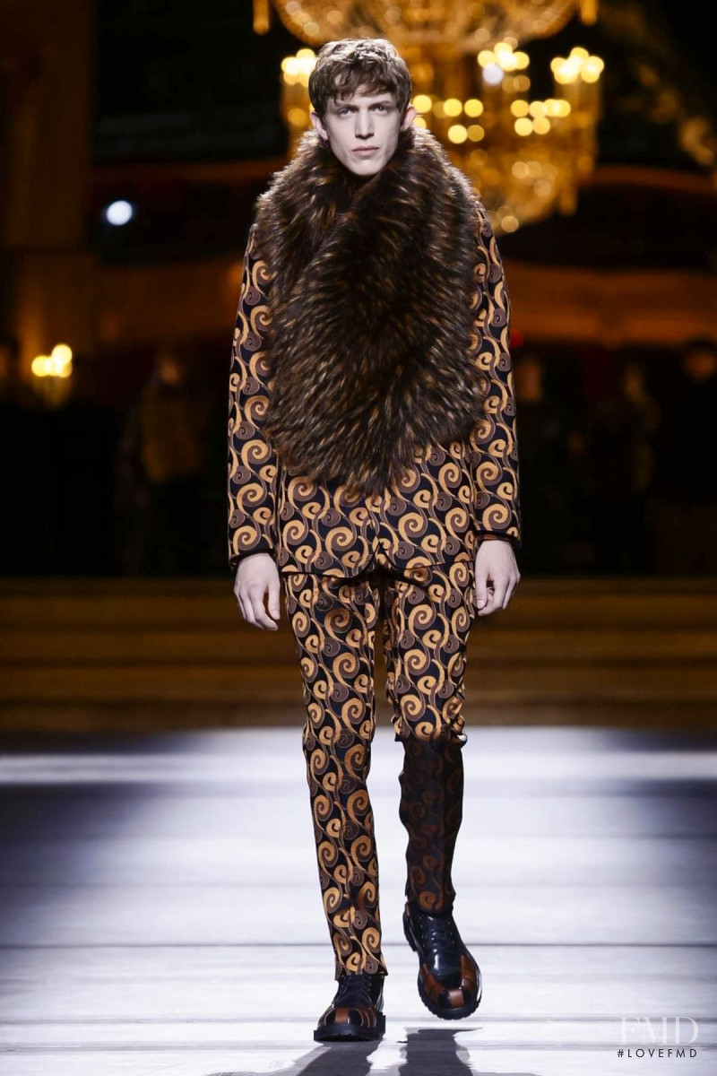 Dries van Noten fashion show for Autumn/Winter 2016