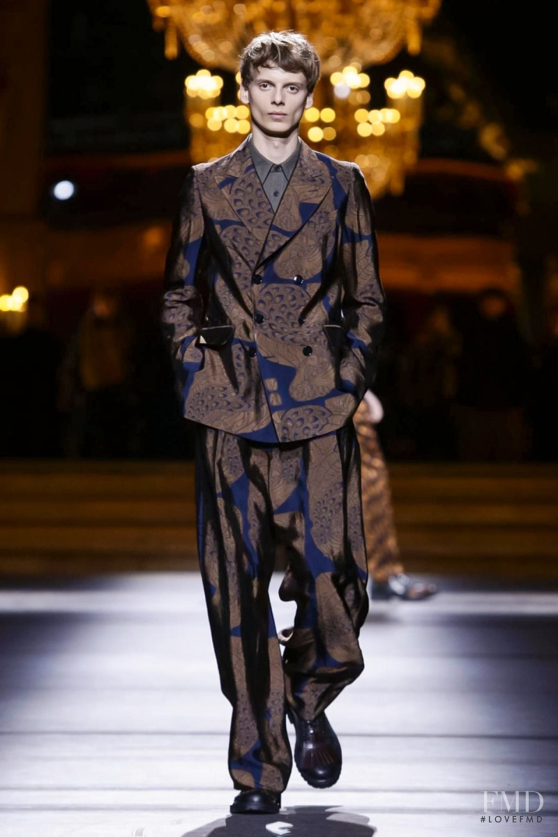 Dries van Noten fashion show for Autumn/Winter 2016