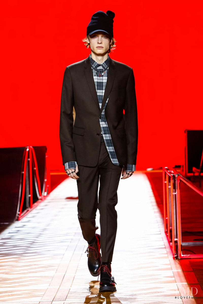 Dior Homme fashion show for Autumn/Winter 2016