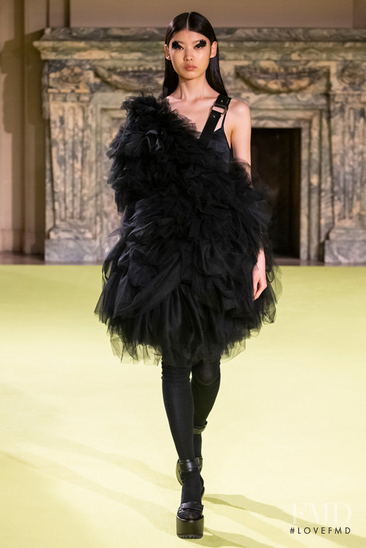 Tang He featured in  the Vera Wang fashion show for Autumn/Winter 2020