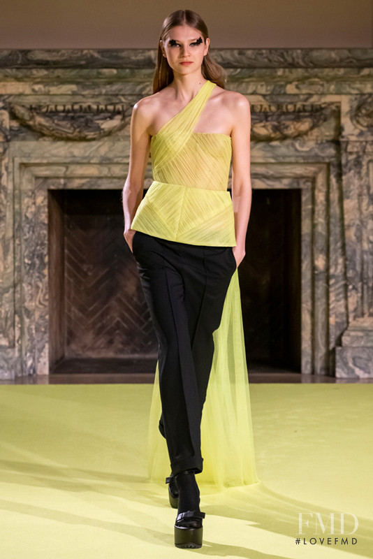 Deirdre Firinne featured in  the Vera Wang fashion show for Autumn/Winter 2020