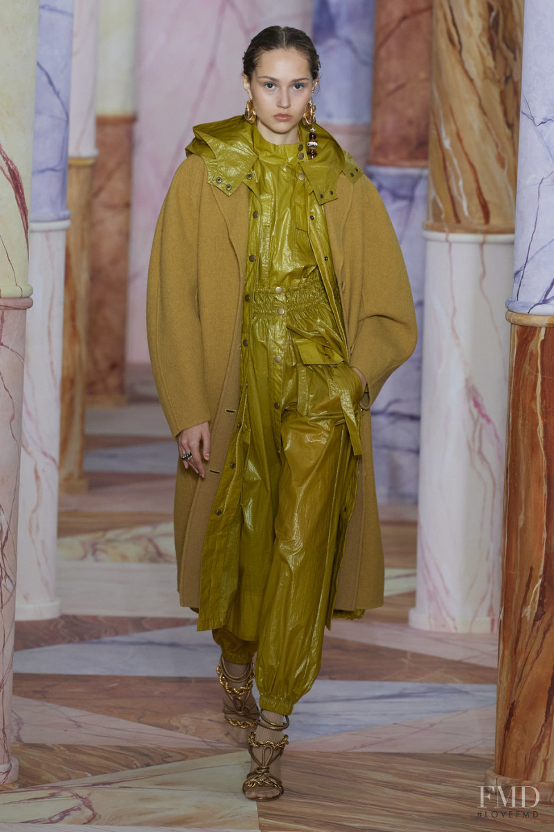 Michelle Gutknecht featured in  the Ulla Johnson fashion show for Autumn/Winter 2020