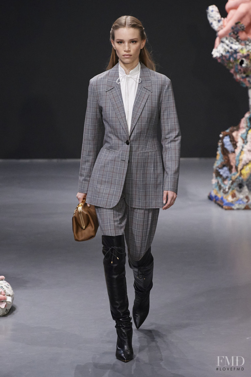 Rebecca Leigh Longendyke featured in  the Tory Burch fashion show for Autumn/Winter 2020
