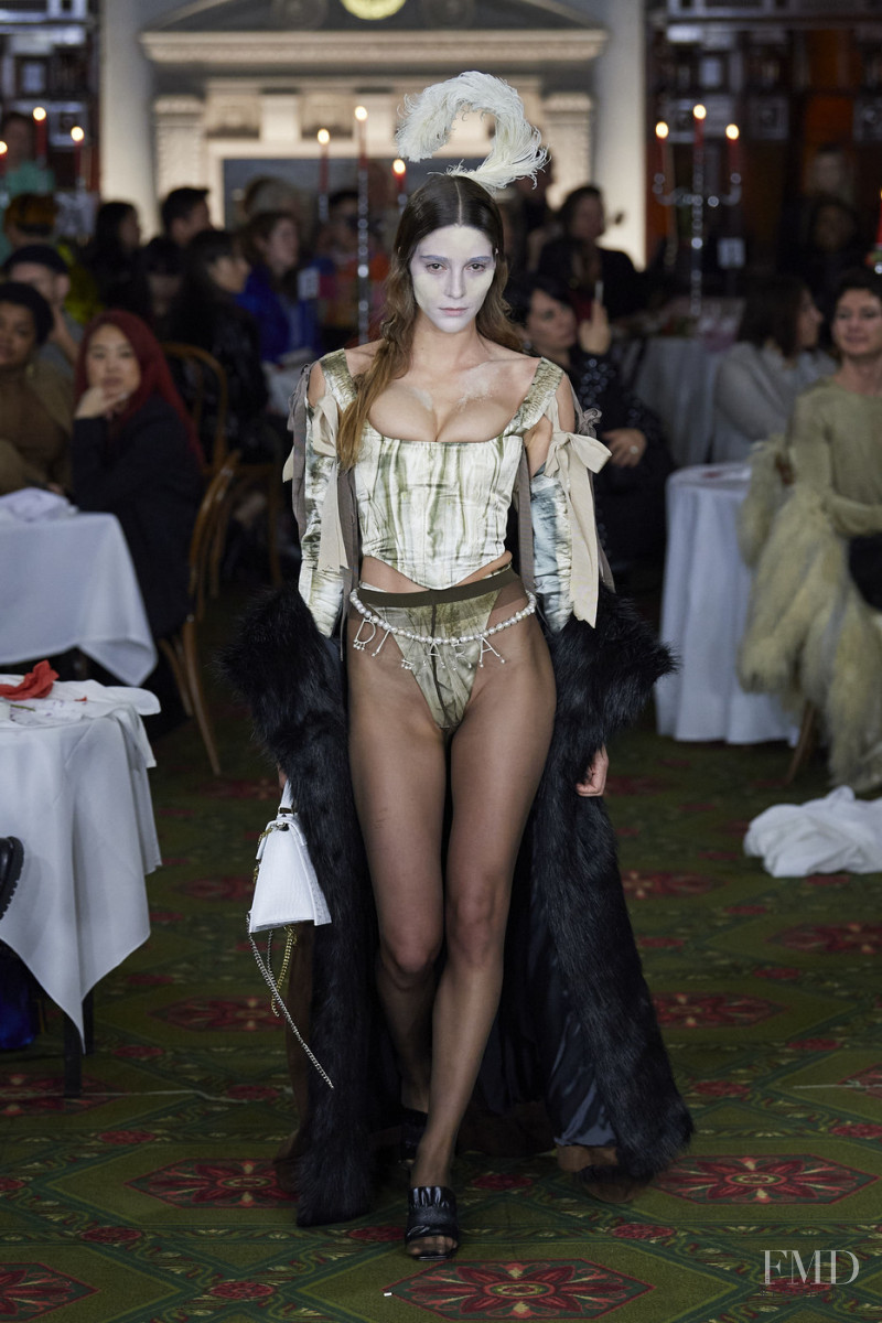 Dilara Findikoglu fashion show for Autumn/Winter 2020