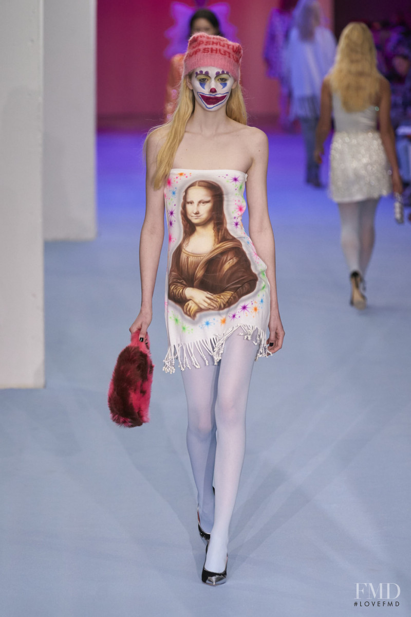 Merry Mae  Tolle featured in  the Ashley Williams fashion show for Autumn/Winter 2020