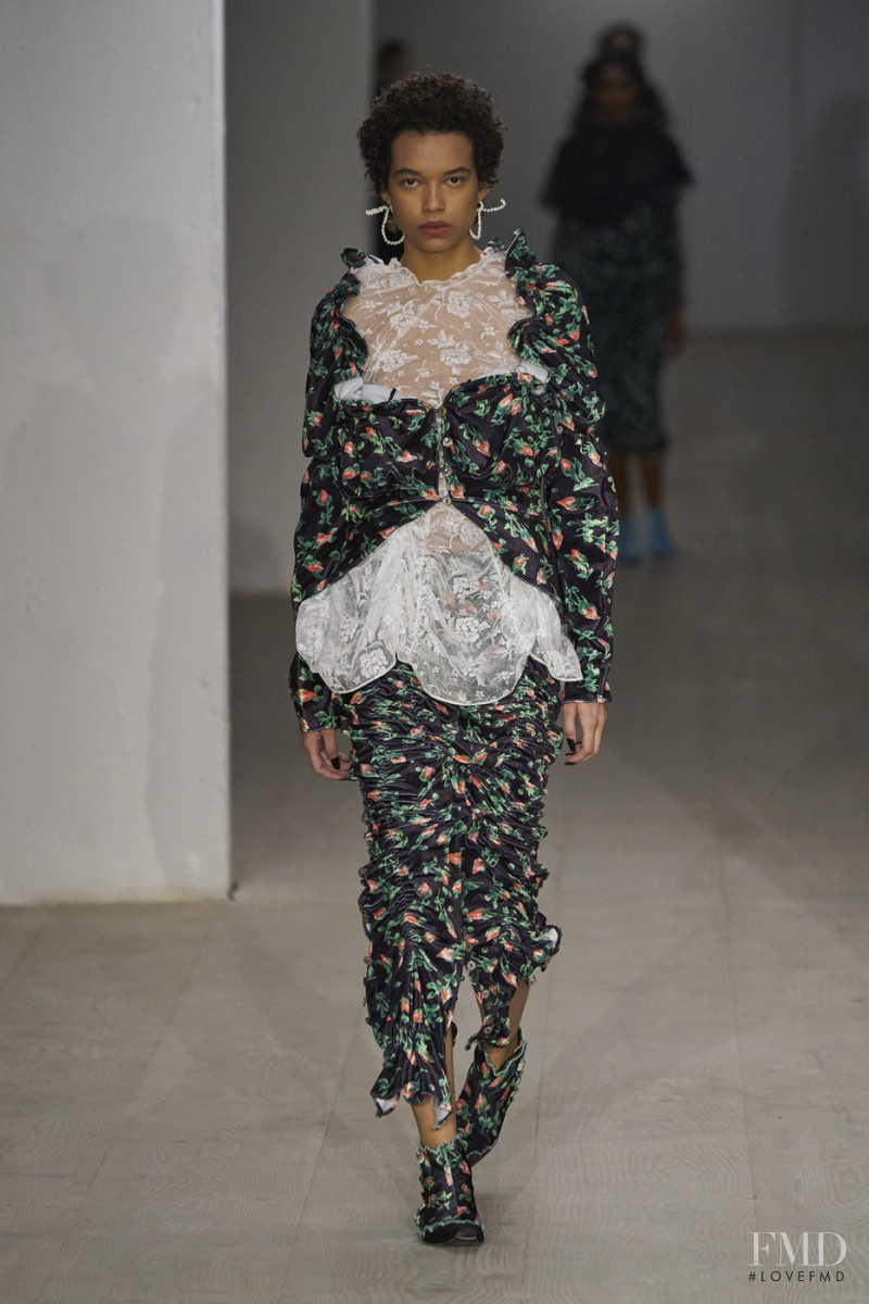 Lara Menezes featured in  the Yuhan Wang fashion show for Autumn/Winter 2020