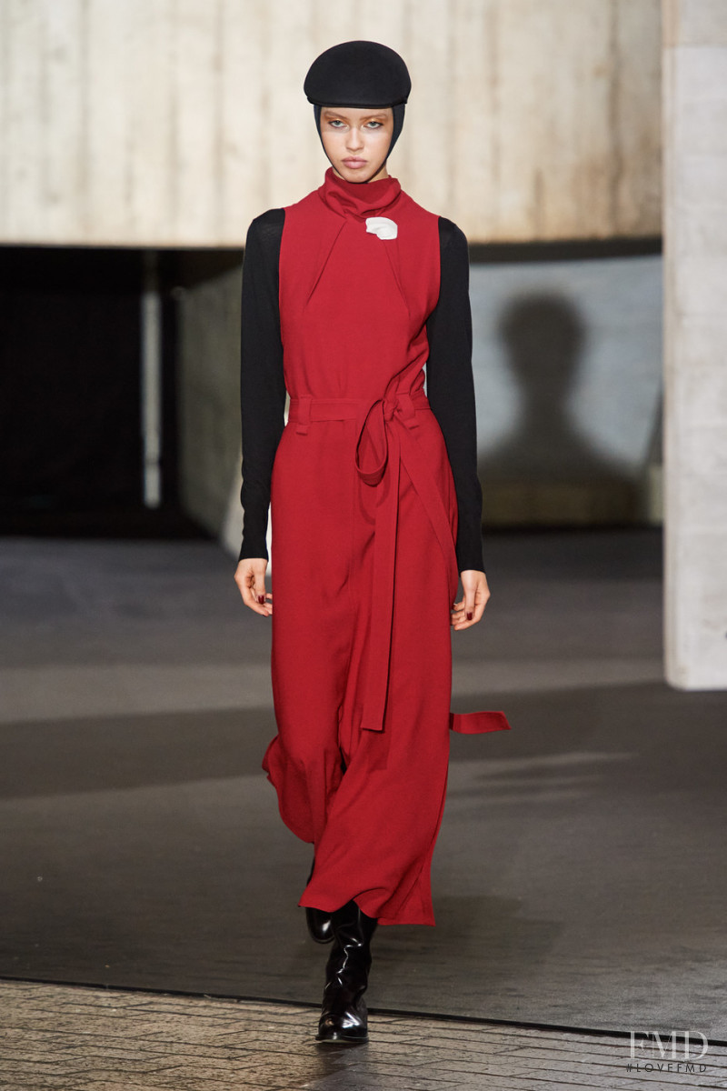 Roland Mouret fashion show for Autumn/Winter 2020