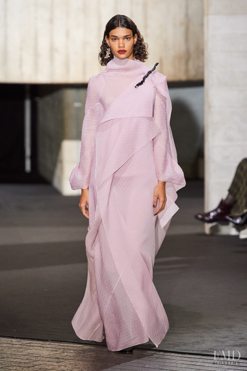 Barbara Valente featured in  the Roland Mouret fashion show for Autumn/Winter 2020