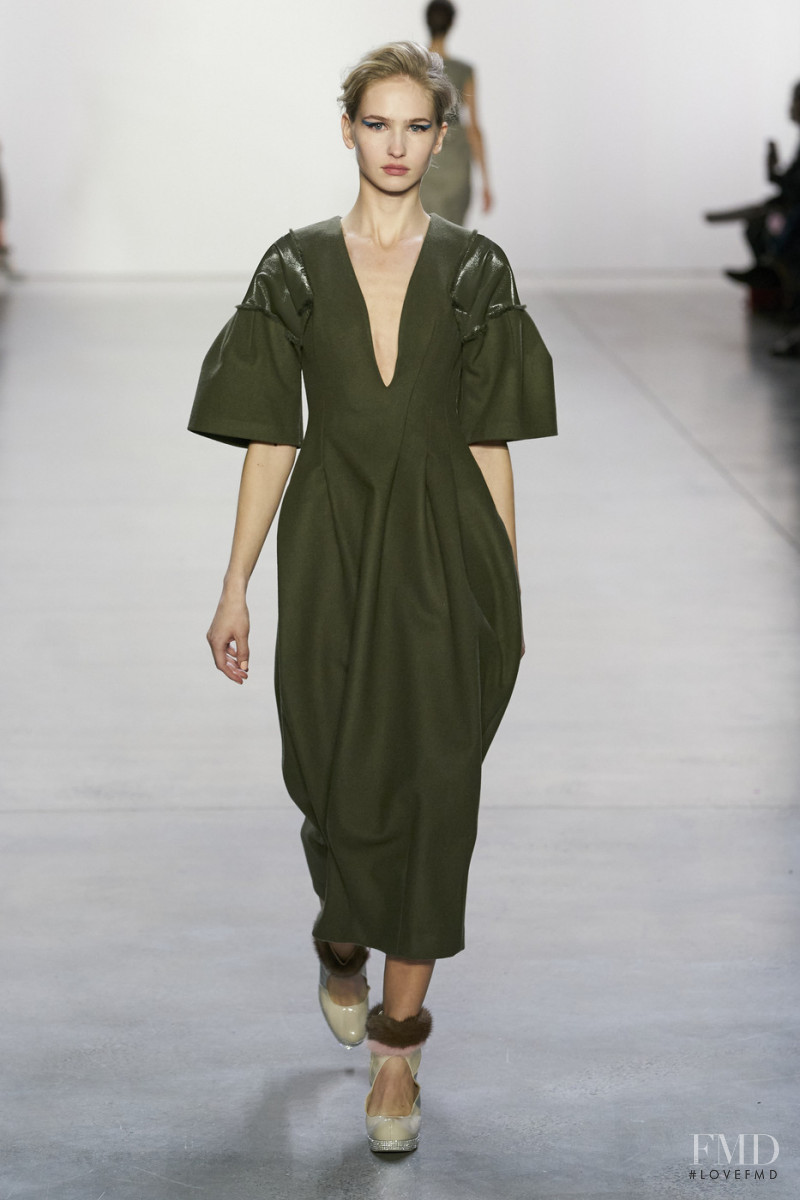 Amanda Söderberg featured in  the Son Jung Wan fashion show for Autumn/Winter 2020