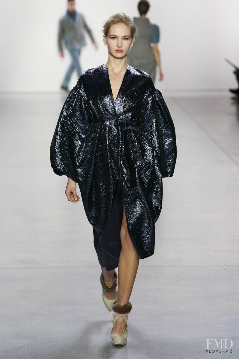 Amanda Söderberg featured in  the Son Jung Wan fashion show for Autumn/Winter 2020