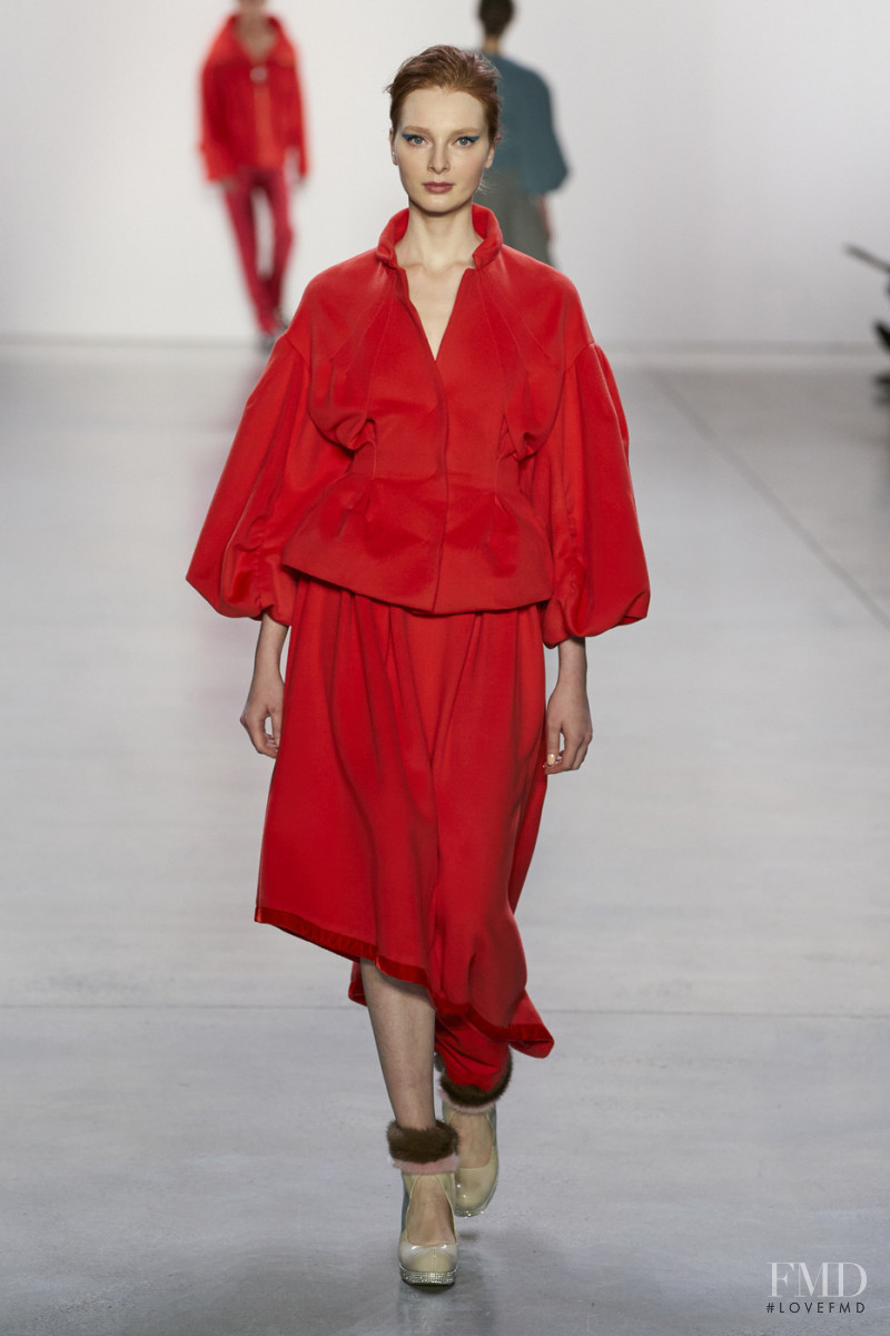 Dasha Gold featured in  the Son Jung Wan fashion show for Autumn/Winter 2020