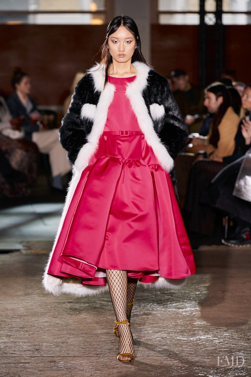 Wang Han featured in  the Huishan Zhang fashion show for Autumn/Winter 2020