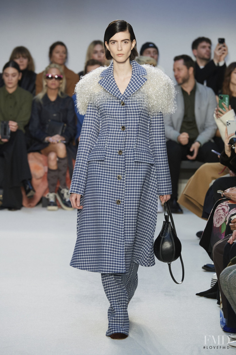 Elisa Mitrofan featured in  the J.W. Anderson fashion show for Autumn/Winter 2020