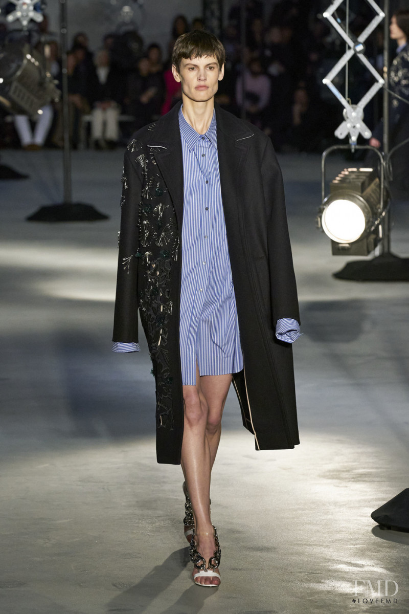 Saskia de Brauw featured in  the N° 21 fashion show for Autumn/Winter 2020