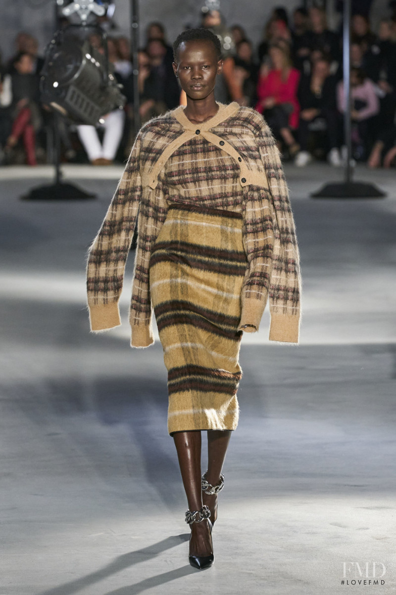 Shanelle Nyasiase featured in  the N° 21 fashion show for Autumn/Winter 2020