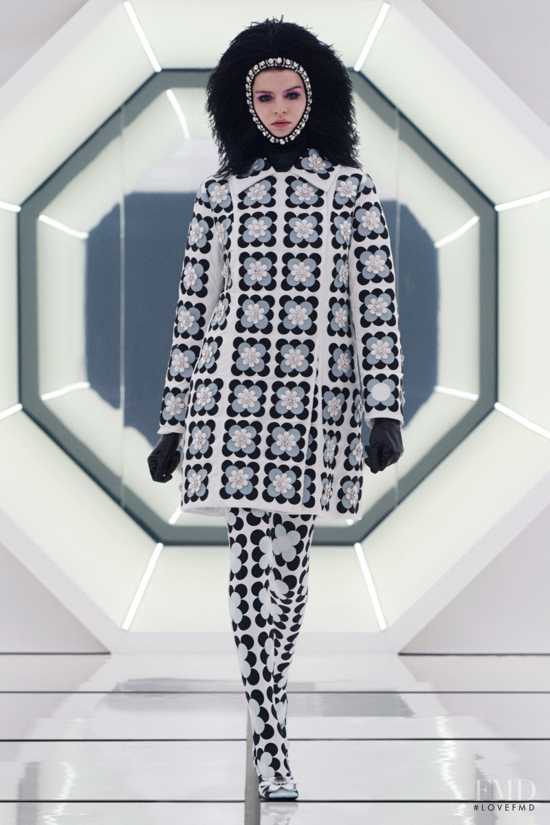 Hannah Elyse featured in  the Moncler 8 Richard Quinn fashion show for Autumn/Winter 2020