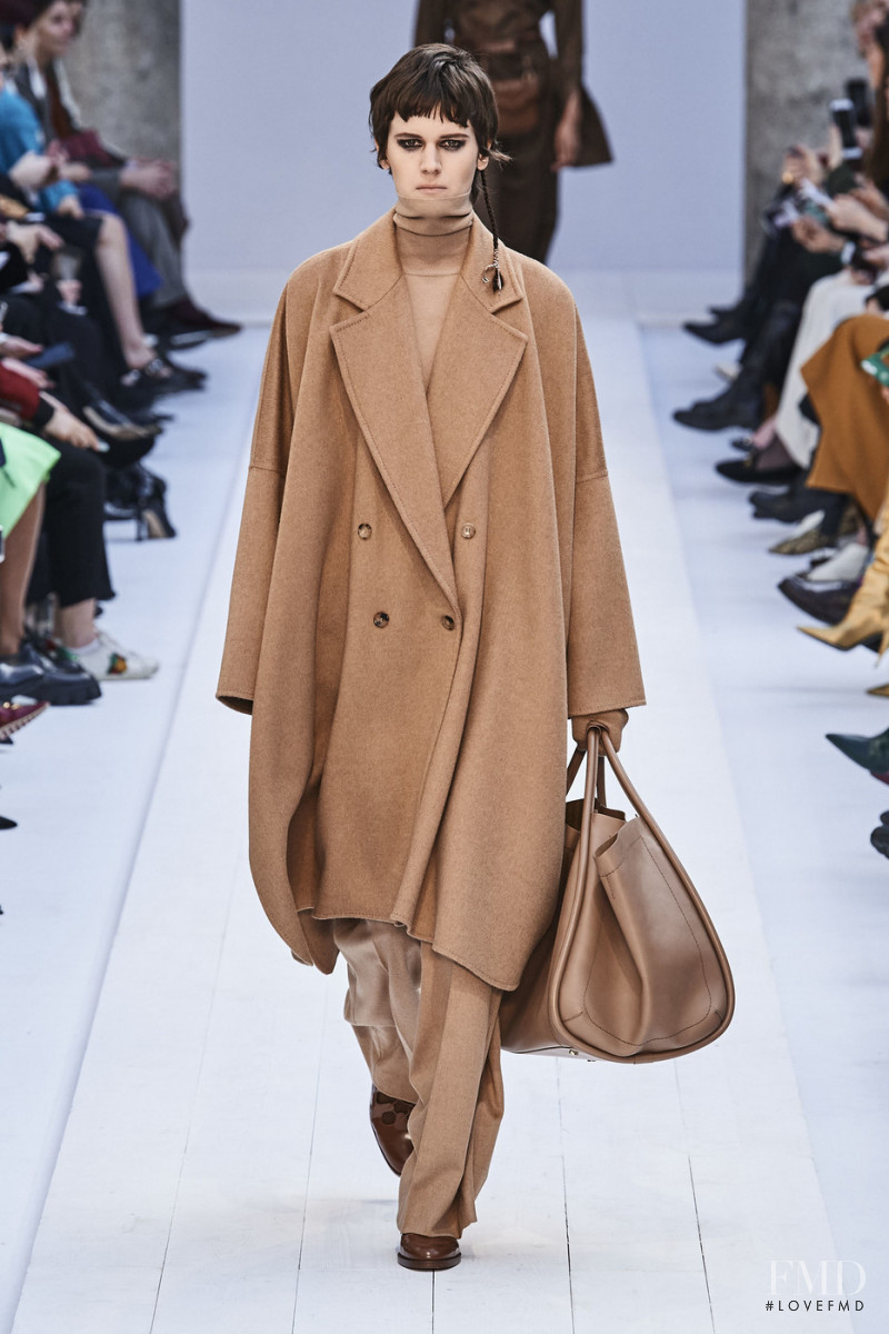 Jamily Meurer Wernke featured in  the Max Mara fashion show for Autumn/Winter 2020