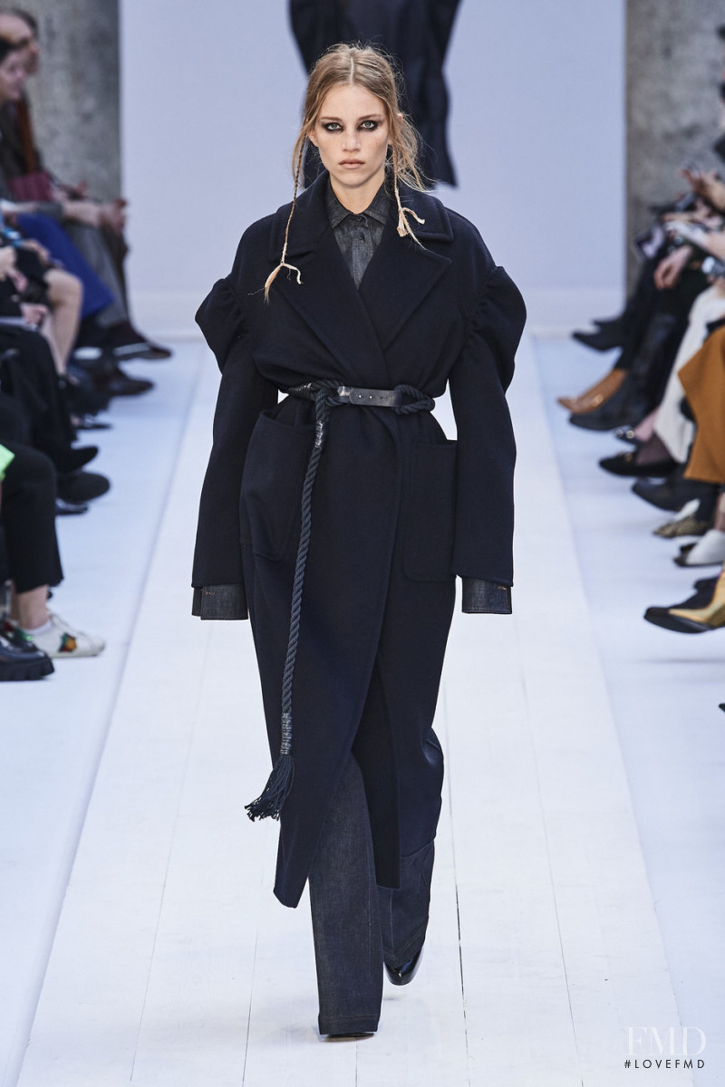 Rebecca Leigh Longendyke featured in  the Max Mara fashion show for Autumn/Winter 2020