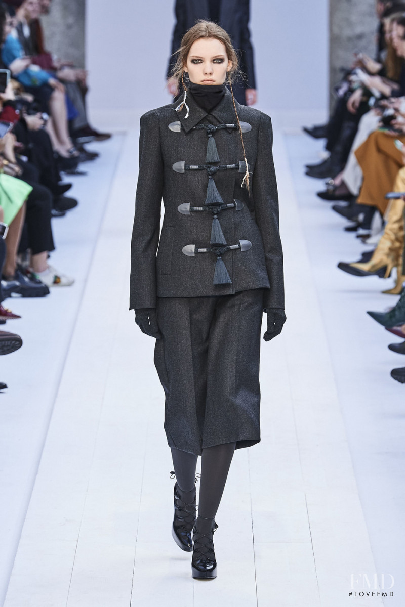 Penelope Ternes featured in  the Max Mara fashion show for Autumn/Winter 2020