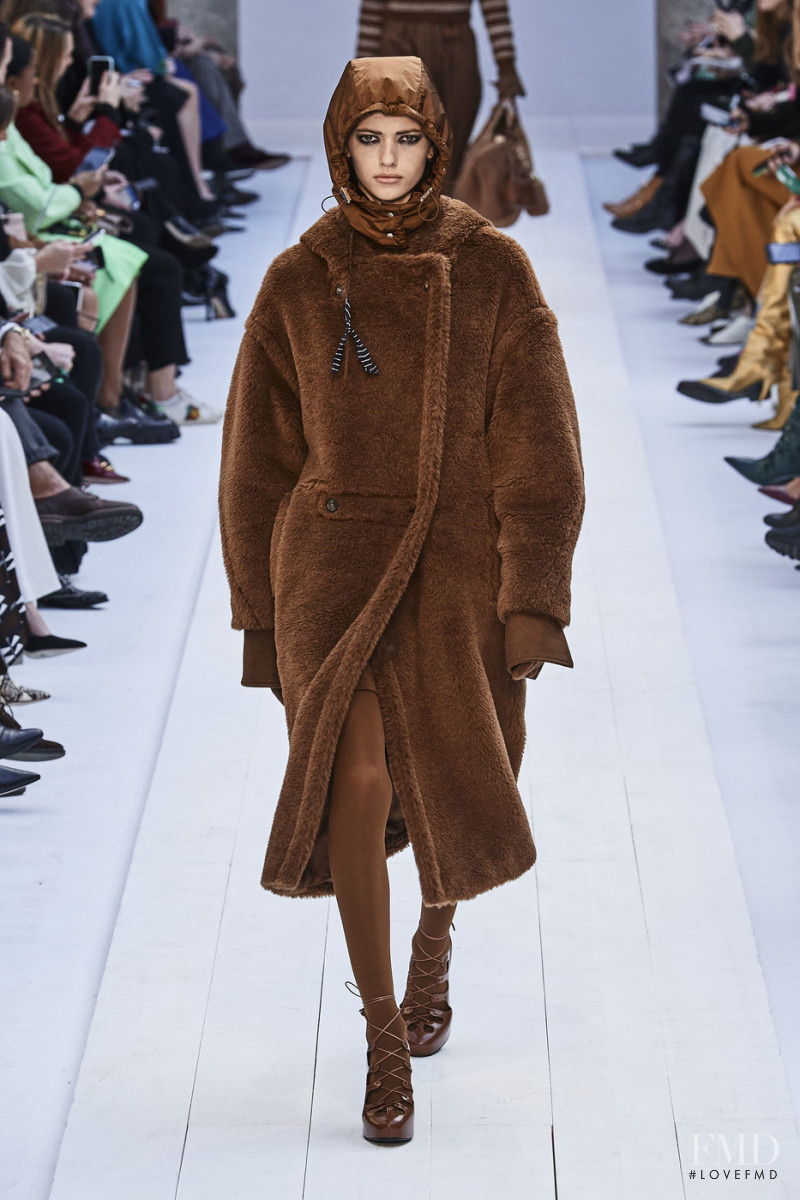 Valerie Scherzinger featured in  the Max Mara fashion show for Autumn/Winter 2020