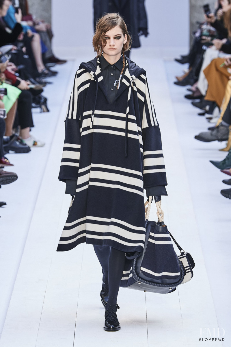 Alina Bolotina featured in  the Max Mara fashion show for Autumn/Winter 2020