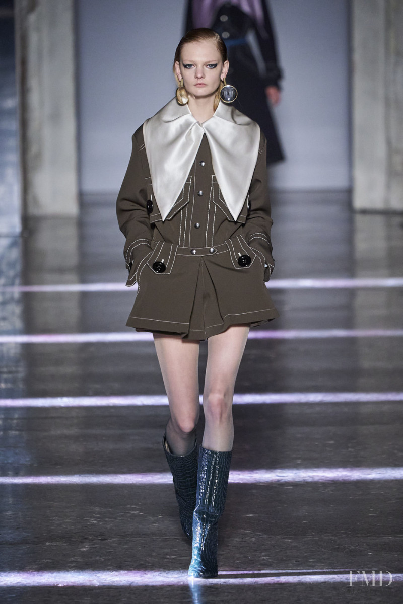 Unia Pakhomova featured in  the Marco de Vincenzo fashion show for Autumn/Winter 2020