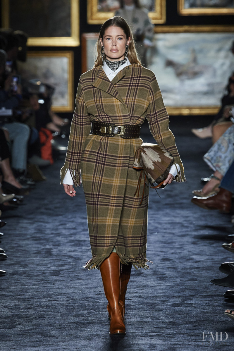 Doutzen Kroes featured in  the Etro fashion show for Autumn/Winter 2020