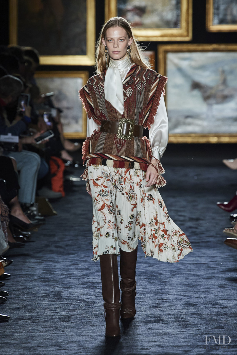 Lexi Boling featured in  the Etro fashion show for Autumn/Winter 2020