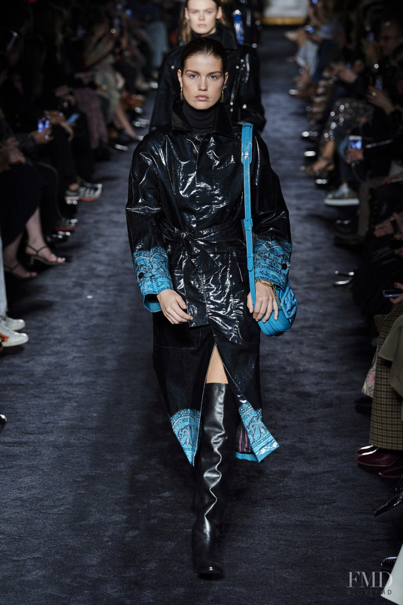 Luna Bijl featured in  the Etro fashion show for Autumn/Winter 2020